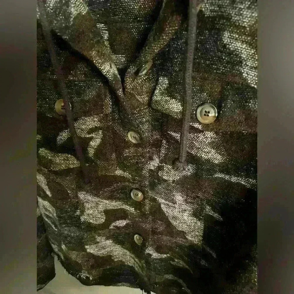 Mystree Shacket with hoodie -Raw Hem- Size S - Picture 5 of 9